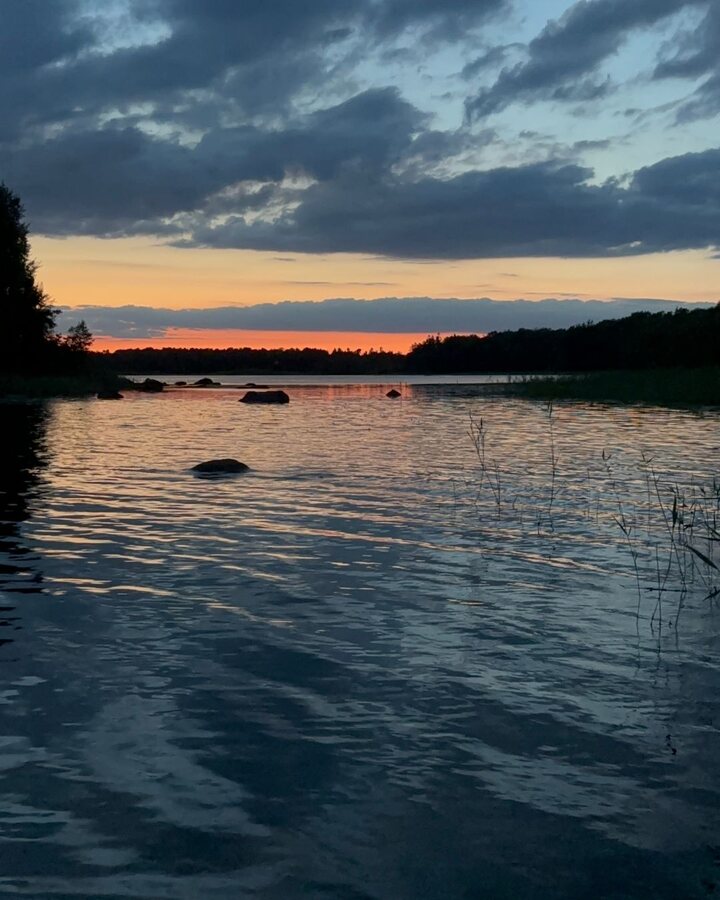 Der See in der Abenddämmerung